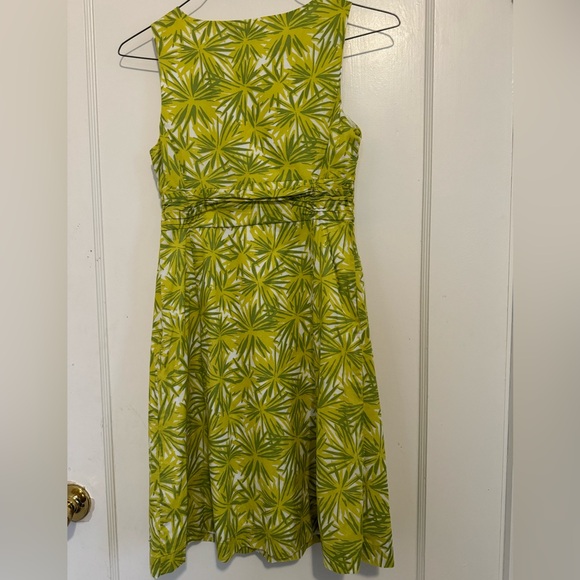 Boden Lime Green Sleeveless Midi Floral Dress 2P - Picture 2 of 4